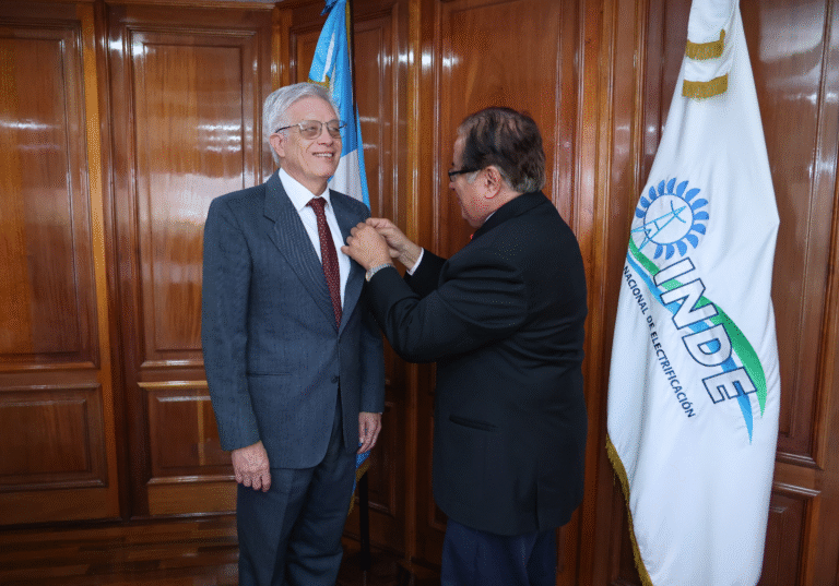 Asume nuevo Gerente General del INDE